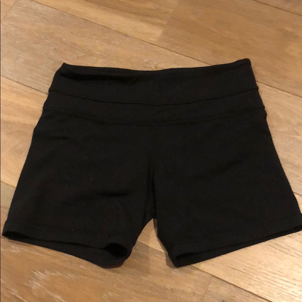 Lululemon Shorts (Size 4)
